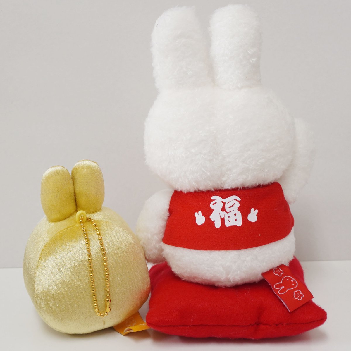 dickbrunashop's tweet image. 新年を迎えるのにピッタリなミッフィーのぬいぐるみ!
玄関やお部屋に飾るだけで福を招いてくれそう☆
bruna.jp/products/list.…
#ミッフィー #miffy #bruna #daruma
#だるま #福 #ぬいぐるみ #金 #gold #縁起物
#ブルーナ #ミッフィー雑貨 #インテリア
#福招き #招き猫 #マスコット #新年 #Doll