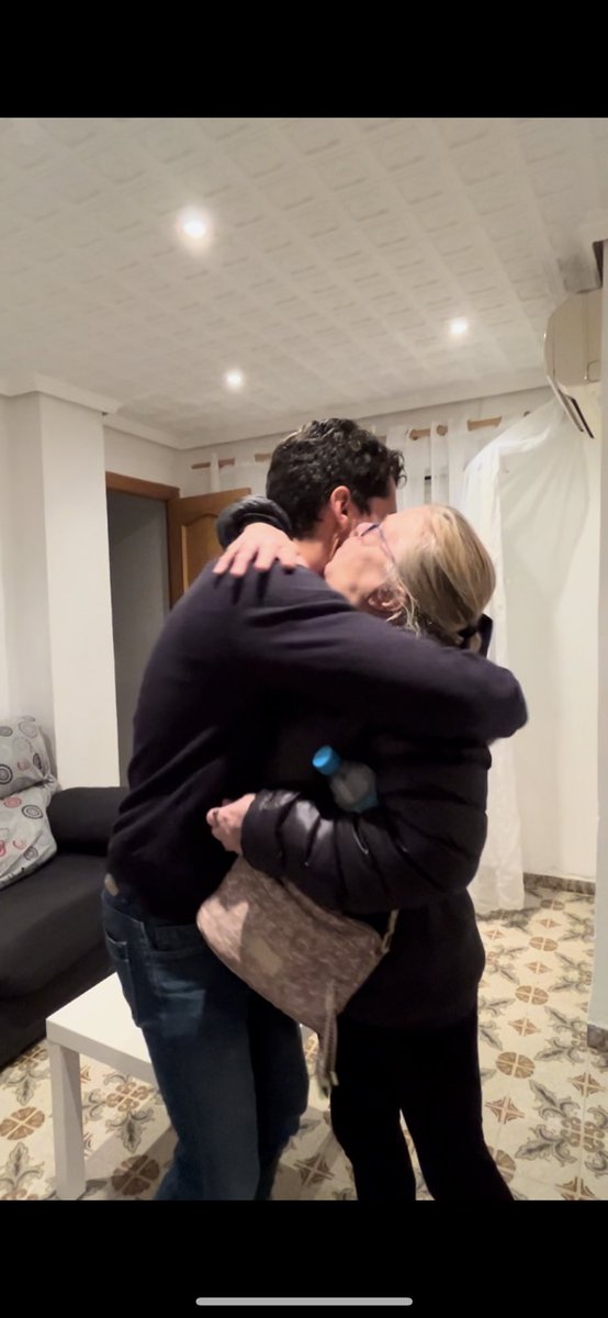 Javier_Medina's tweet photo. Hola @AfraBlanco y @InquilinatoMad 
Ana ya tiene casa, ¿os animáis a llenarle la nevera vosotras?
Recuerdo cuando se os saltaban las lágrimas en el programa. ¿Ya no os interesa vuestra víctima? https://t.co/0EByBKacT6