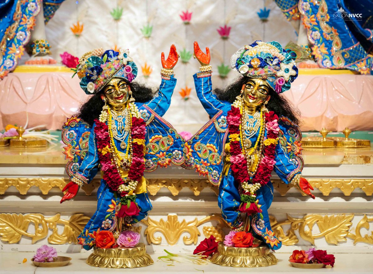 ISKCONPune's tweet photo. 🙏🏽Today's Darshan 📿 🗓05-12-2024🙏
🌷Sri Sri Gaur Nitai🌷
🚩@ISKCONNVCCPune🚩
.
.
#ISKCONNVCC #ISKCONPune #ISKCONNVCCPune #ISKCON #5thdecember #5thdecember2024 #Thursday #Harinaamsankirtan #Radheshyamdas #Radheradhe #Sankirtan #Kirtan #Vrindavan #Mayapur #Prabhupad
#GVE https://t.co/OFRymTfT71