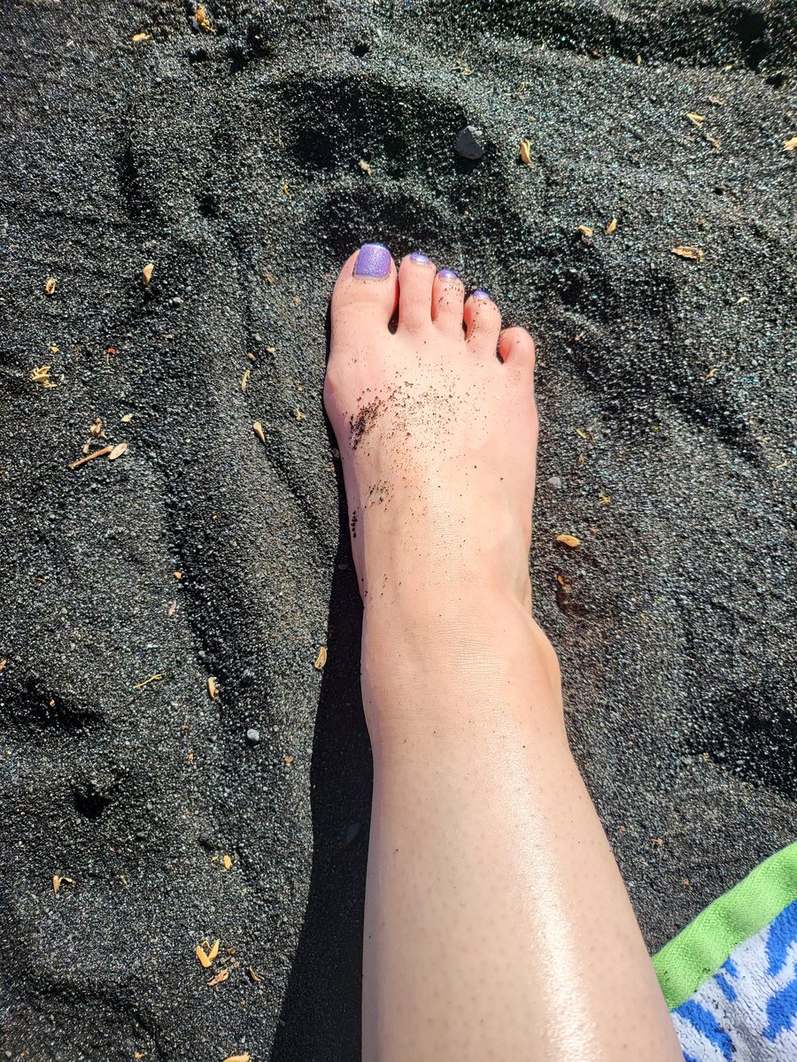 ShyFeetLady's tweet photo. I found a beach! Any guesses on where I am?
#shyfeetlady
#shyfeet https://t.co/SE8qJLkbAN