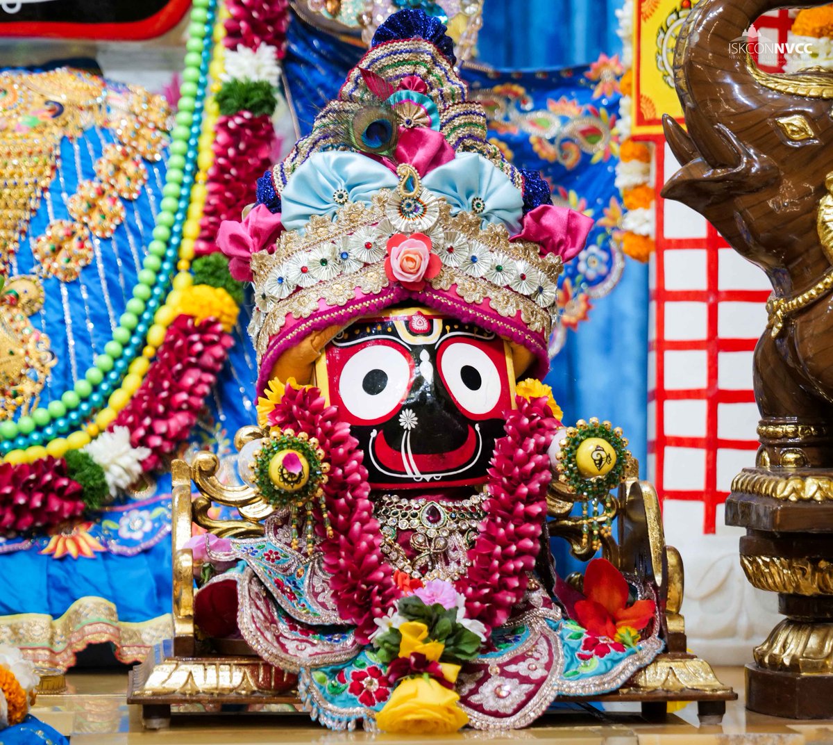 ISKCONPune's tweet photo. 🙏🏽Today's Darshan 📿 🗓05-12-2024🙏
🌷Sri Sri Jagannath Baldev Subhadra🌷
🚩@ISKCONNVCCPune🚩
.
.
#ISKCONNVCC #ISKCONPune #ISKCONNVCCPune #ISKCON #5thdecember #5thdecember2024 #Thursday #Harinaamsankirtan #Radheshyamdas #Radheradhe #Sankirtan #Kirtan #Vrindavan #Mayapur https://t.co/dOIVbz68LV
