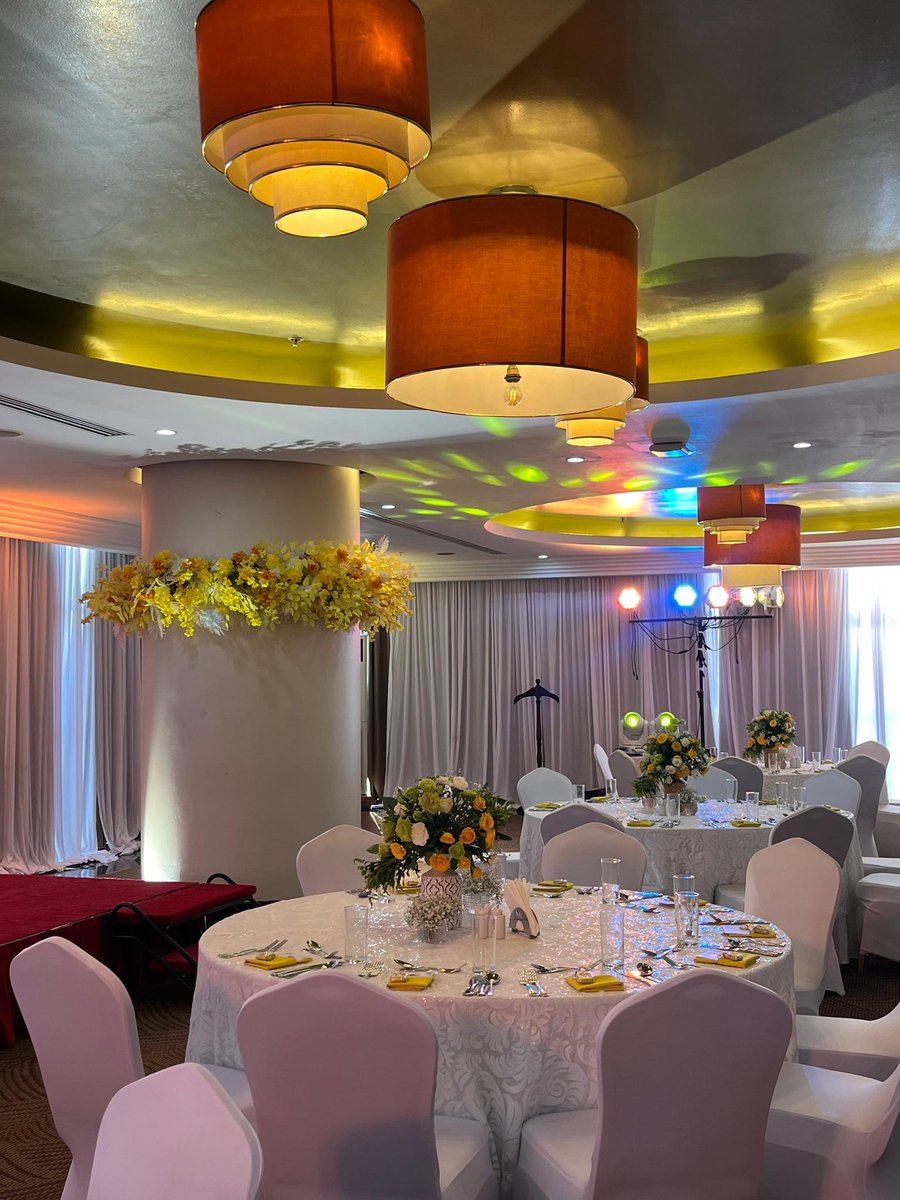 Service 4cus tweet media