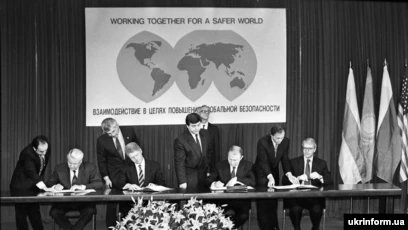 OlenaHalushka's tweet photo. Let’s all celebrate the 30th anniversary of the Budapest Memorandum today! Thanks to them "working together for a safer world" we are all feeling much safer today! Long live meaningless guarantees that aren’t even worth the paper they’re written on--keep them coming more! https://t.co/p9ZsIV3YES