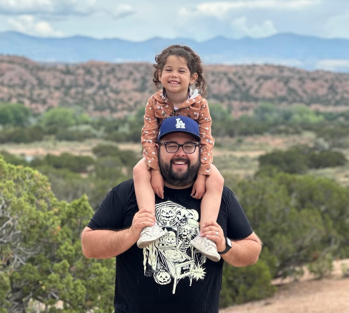 uclaaisc's tweet image. 🔷Bruin Highlight: Past, Present &amp;amp; Future 🔷
🔸This December 2024 we are highlighting Native Bruin Gabriel A Montoya from the Ohkay Owingeh nation, class of 2011 with a major in American Indian Studies.🔸

#ucla #uclaaisc #ohkayOwingeh #nativeBruin