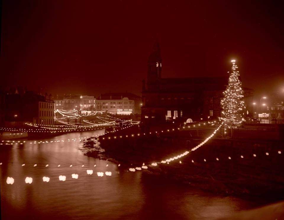 PaisleyHeritage's tweet photo. Paisley's Christmas Lights in 1955 https://t.co/2X1nhwZO8I