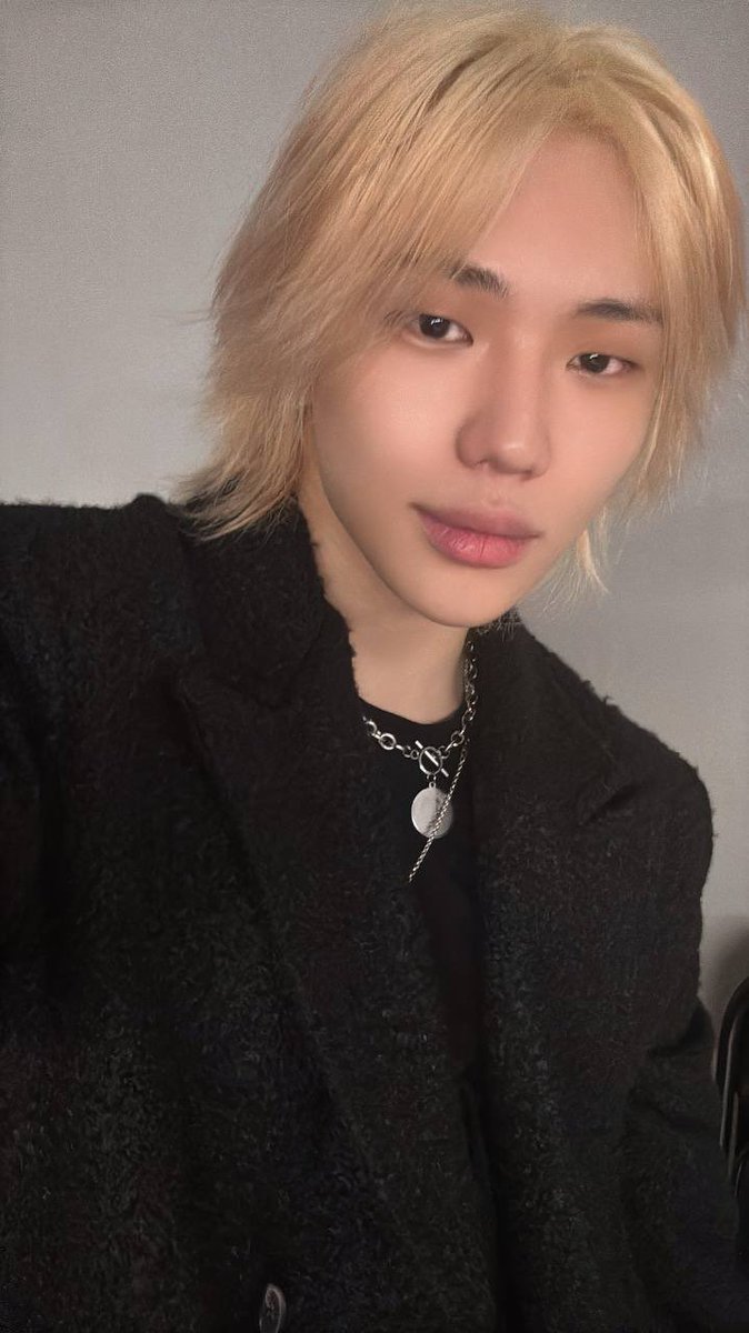 Oh My hair👱👱💛

#TNX
#천준혁 #JUNHYEOK