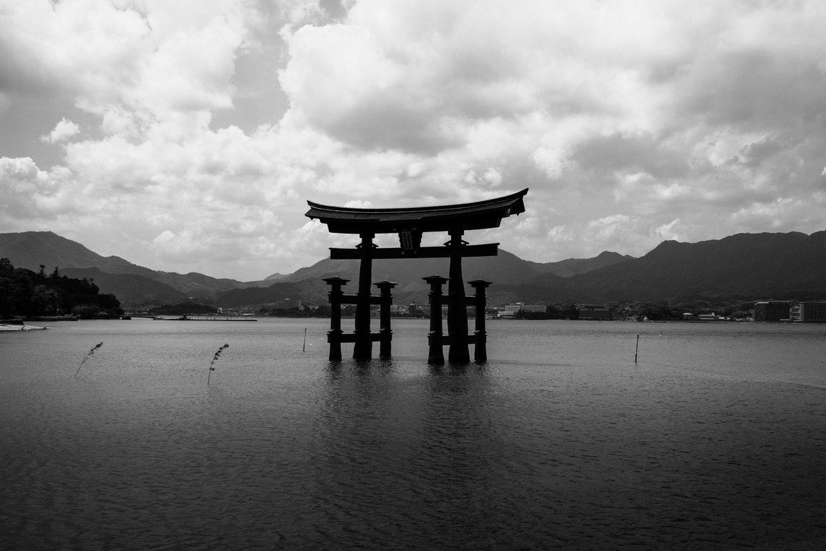 Darius_JpCh's tweet photo. @SonyAlpha Miyajima shrine, Hiroshima Japan with my a6700 18-135mm kit lens ⛩️ https://t.co/xYWCcjUrhh