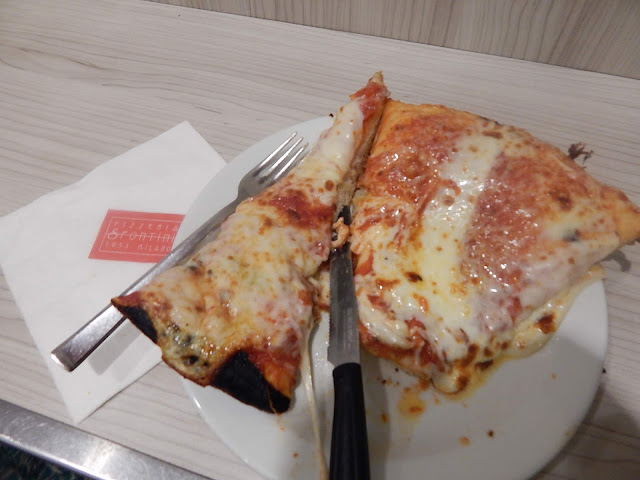 jalalspages's tweet photo. Ever been to Milan, Italy - did you eat the Unique Cheesy Pizza of Spontini Milano? Share your view about this special pizza only available in Milan
https://t.co/bS31Pk6Q4M
#Milan #Italy #pizza #travelphotography https://t.co/HmznaZPDQq