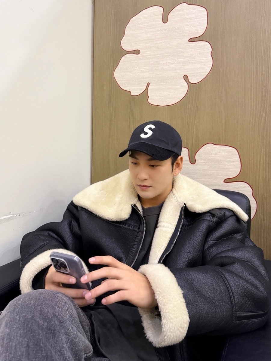 [#B_hind]
2024.12.05
#이은지의가요광장
  
#백호 #강동호 #BAEKHO #KANGDONGHO