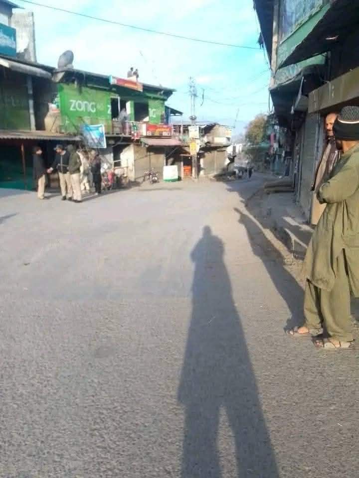 SohrabBarkatt's tweet image. پورا آزاد کشمیر غیر معینہ مدت تک مکمل بند۔۔ عوام کا فیصلہ