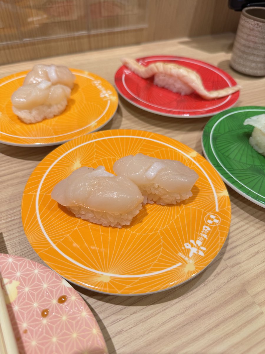 thedocterswife's tweet photo. Katsu Midori อร่อย! ต่อคิวที่ญี่ปุ่นว่านานแล้ว เจอที่ไทยเข้าไปนานกว่า 😂😂 คุณภาพดี ปลาสด ราคาดีด้วย ชิ้น 40-50 โอเคมากก ซ้ำแน่นอน แต่รอคิวซาก่อนนะ https://t.co/yLgw7e67EC