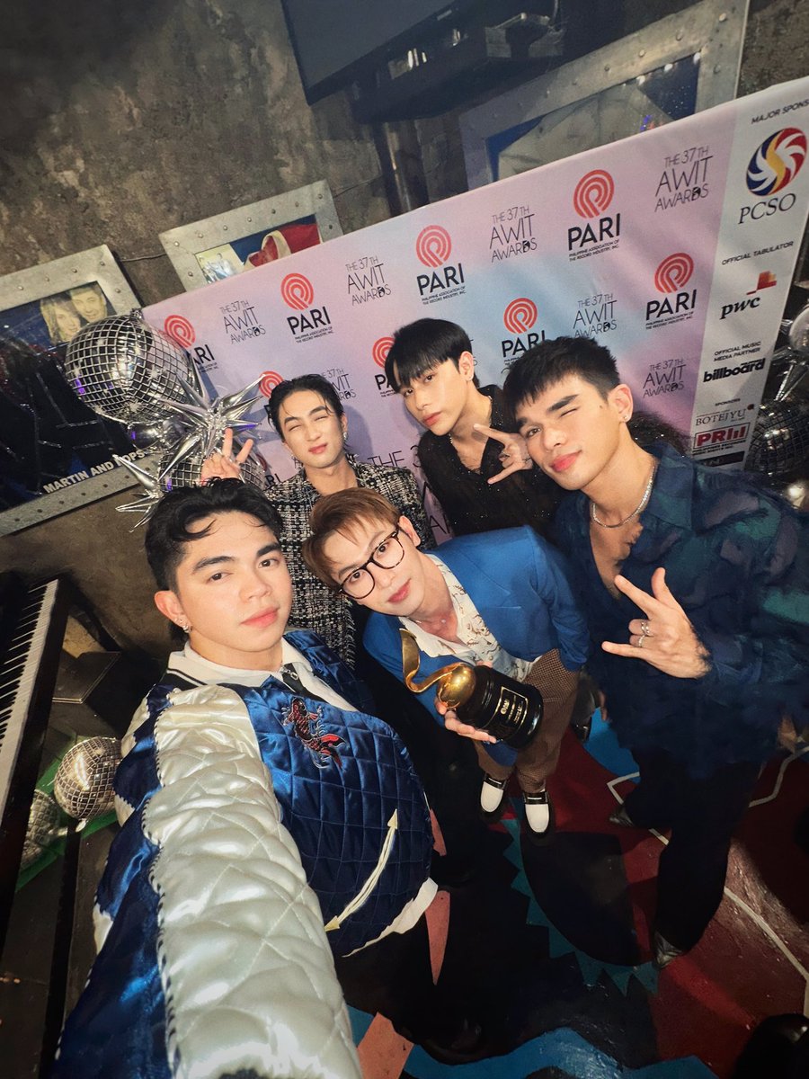 ALL FOR 143! 🏆❤️
'People's Voice' | Favorite New Group Artist

#37thAwitAwards #143YesMyLove