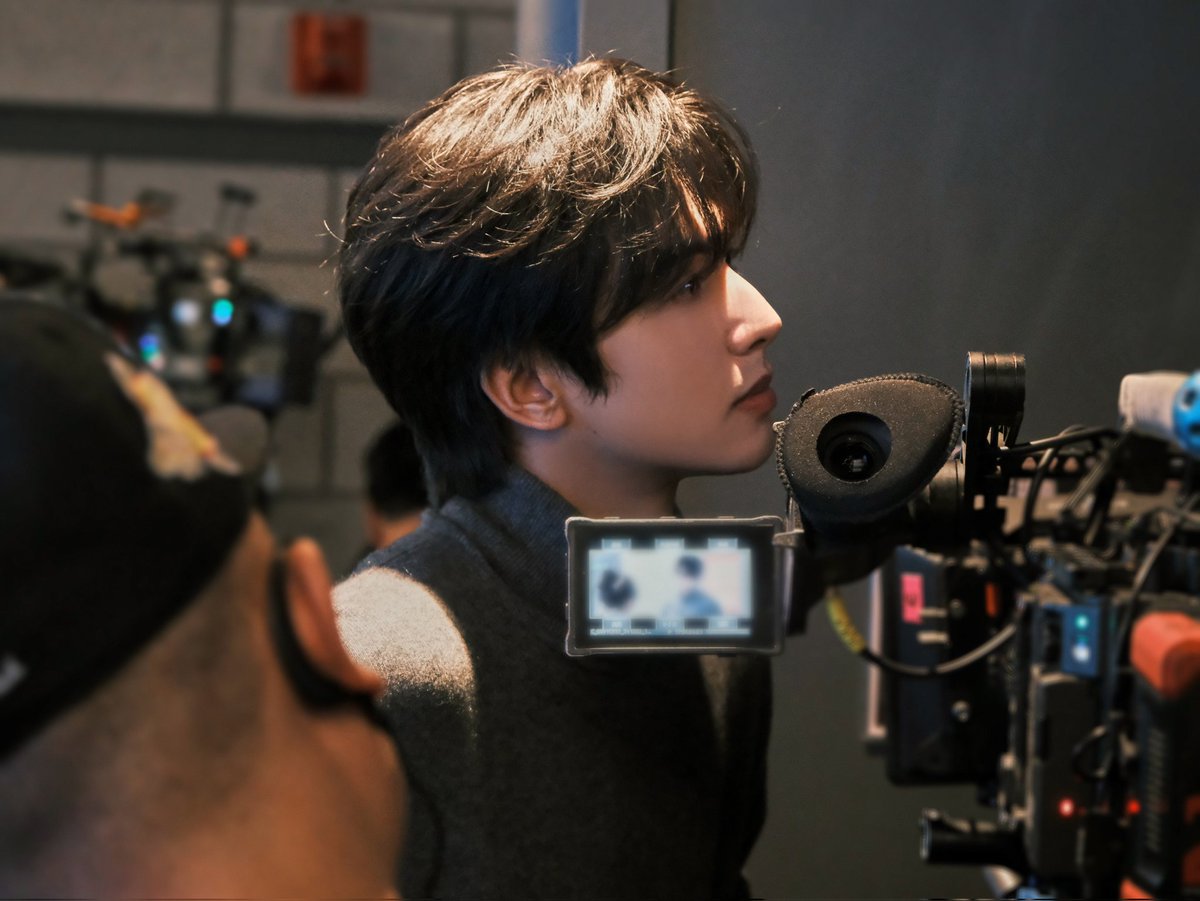 belovedSWL99's tweet photo. 송위룡웨이보는 정말 유명한 옆태자랑계정임... https://t.co/rKfLmEYxp8