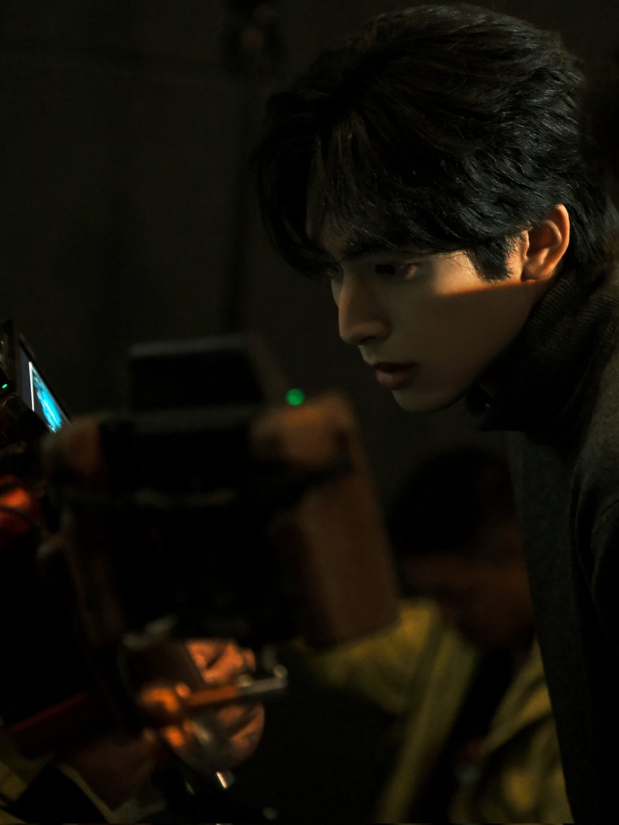 belovedSWL99's tweet photo. 송위룡웨이보는 정말 유명한 옆태자랑계정임... https://t.co/rKfLmEYxp8