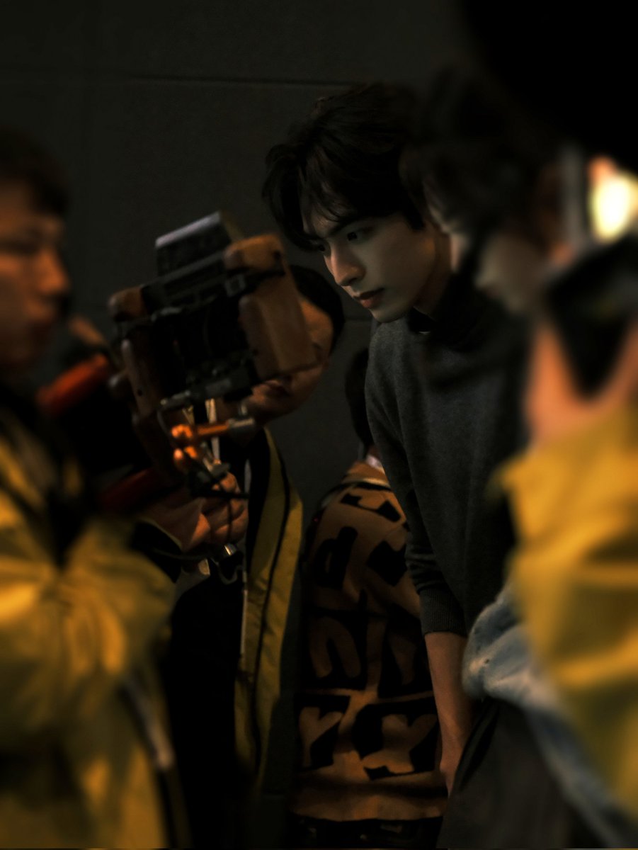 belovedSWL99's tweet photo. 송위룡웨이보는 정말 유명한 옆태자랑계정임... https://t.co/rKfLmEYxp8