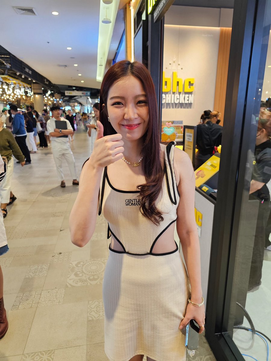 stangtari_thfc's tweet photo. เที่ยงนี้มีเมนูในใจรึยัง
ถ้ายัฃขอนำเสนอนี่เลย BHC Chicken
#StangTari #StangTarisaP
#StangKiddorecords #Kiddorecords
#BHCไก่ทอดเกาหลีตัวจริง
#BHCChicken
#BHC치킨
#BHCThailand
#BetterandHappierChoice https://t.co/NsnlUHP2lK