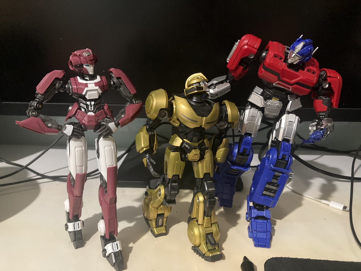 cupTWOst's tweet photo. i love the yolopark figurines so much https://t.co/oY301UwRrZ