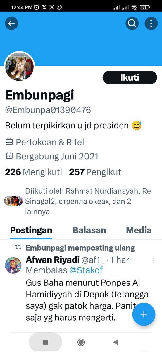 Akun ini sama sekali bukan punya saya, dan bukan akun  alter saya....akun saya EMBUN PAGI hanya satu.
Akun dibawah ini akun orang yang menyerupai akun saya...