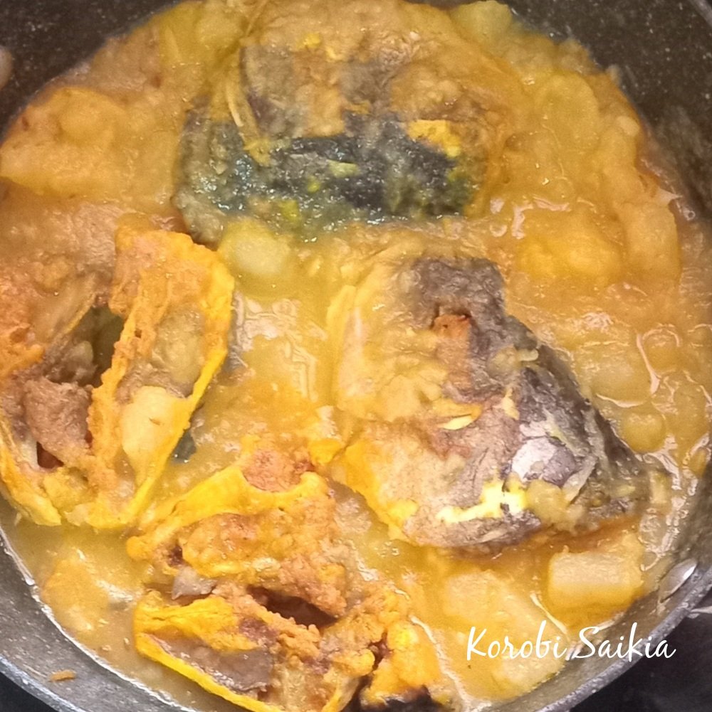 wisteriawonders's tweet photo. Omita khar with fish head which I was assured was gutted the Bengali way.
Not quite though.
#HomeCooking #AssameseFood https://t.co/ofiWNSy7g2