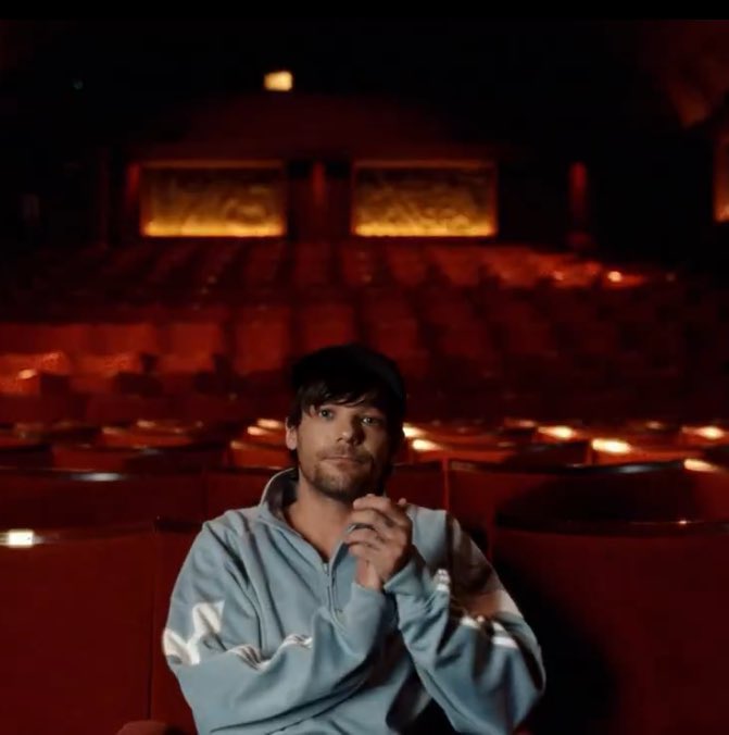 LouisTSpainNews's tweet photo. 📲| Louis apareció en un nuevo video de Adidas junto a Jude Bellingham y David Beckham! 😍

*El video completo estará disponible el 11 de diciembre https://t.co/8puQYHGW7e