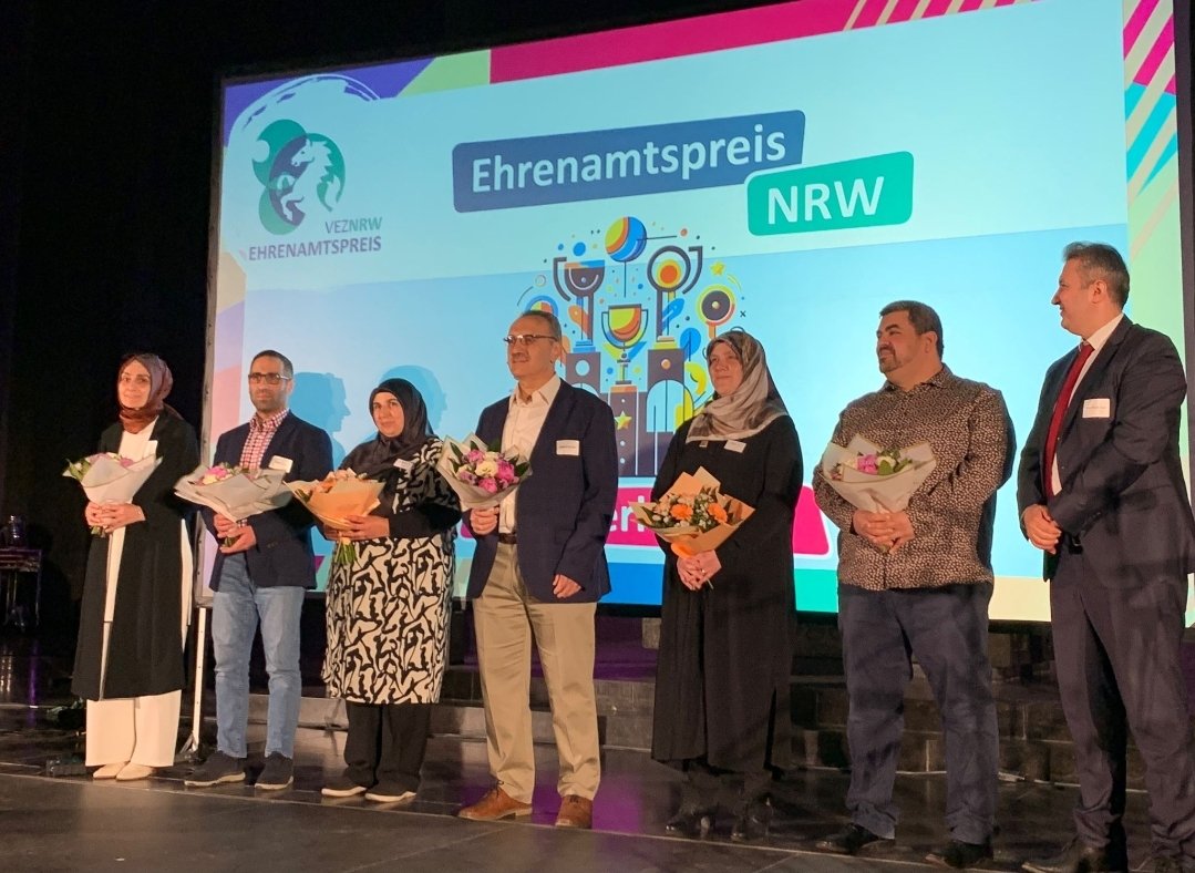 Danke an alle Ehrenamtlichen!
Ihr schenkt Zeit, Energie und Herzblut, um anderen zu helfen, Projekte umzusetzen und neue Wege zu ebnen. Ohne euch wären wir nicht da, wo wir heute stehen.
<a href="/VEZ_NRW/">VEZ NRW</a>