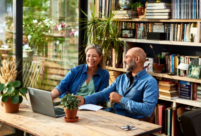HornInsurance's tweet photo. Today is National Insurance Awareness Day. Stay on top of your coverage by reviewing your policy at these 7 critical times https://t.co/LLzEcBM8GU https://t.co/NvaZ7aDidw