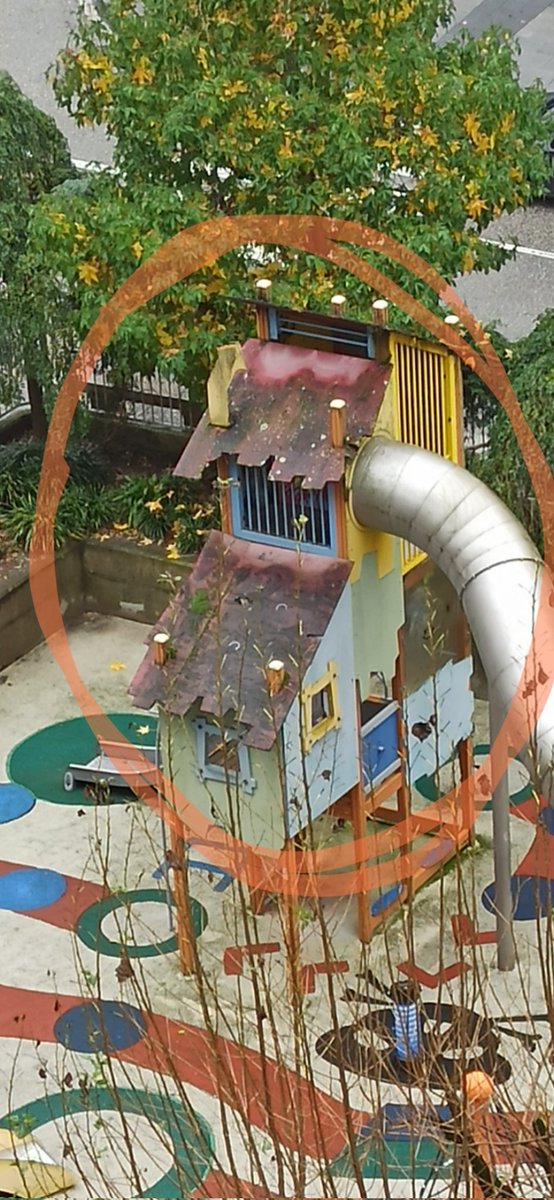 KITICAGAS's tweet photo. @Alibcia @PazodeRaxoi @PazodeRaxoi E se cadra( se non vos tumba o orzamento),arreglade o parque infantil,que os nenos merecen ter un lugar seguro e fora de perigos.
Cando haxa un accidente(os madeiros van a caer..) logo veñen os problemas!.
Avisaros é importante!!.
Grazas!. https://t.co/xNILvbuRkF