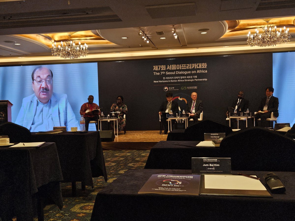 Jenny_tad's tweet photo. I attended the Seoul dialogue on Africa . I was able to ger various opinions. I hope to cooperate to have a relationship where we can grow together. 

#africa #Seoul #conference https://t.co/uyh6va2nNk