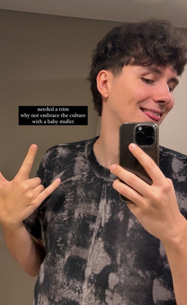 lessamazinglucy's tweet photo. @danielhowell hi 😁 https://t.co/4ZvGxCctf3