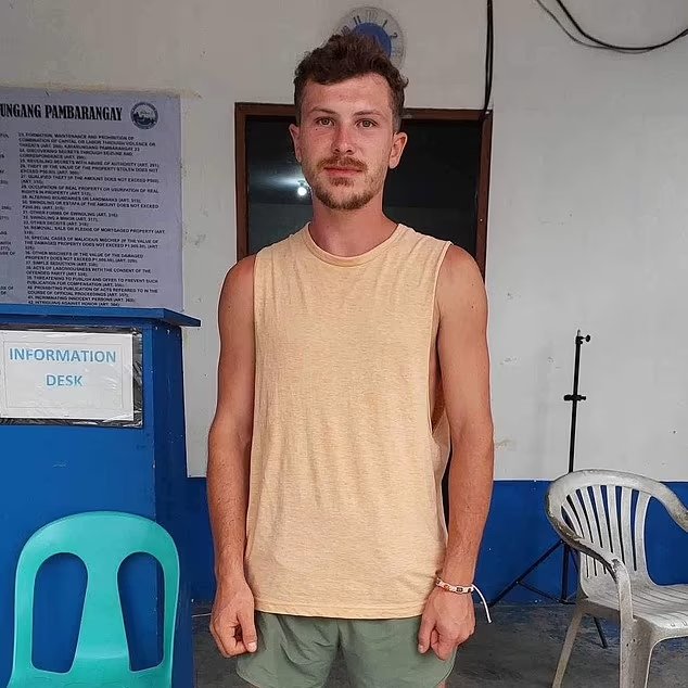TrueCrimeUpdat's tweet photo. Elliot Eastman, 26, an American vlogger, was tragically shot dead during a botched kidnapping in #Sibuco, Zamboanga del Norte, Philippines, on October 17. He was reportedly abducted by armed men posing as police officers who shot him in the leg when he attempted to resist. His body was later dumped at sea after the kidnappers realized he had died while being taken away in a speedboat

Three suspects involved in the abduction were killed by police in a gunfight on November 12

Investigators confirmed Elliot's death after a suspect provided an extrajudicial confession detailing the events of the kidnapping. Authorities have yet to recover his body and are still investigating the motive behind the abduction, which may be linked to local resentment towards foreigners

Elliot had expressed fears for his safety in previous social media posts, highlighting the dangers of living in the area

🙏#TrueCrime
Please share to spread awareness
DISCLAIMER: The information shared is based on initial reports, may not be fully verified, and is presented as alleged. Details are subject to change as investigations proceed