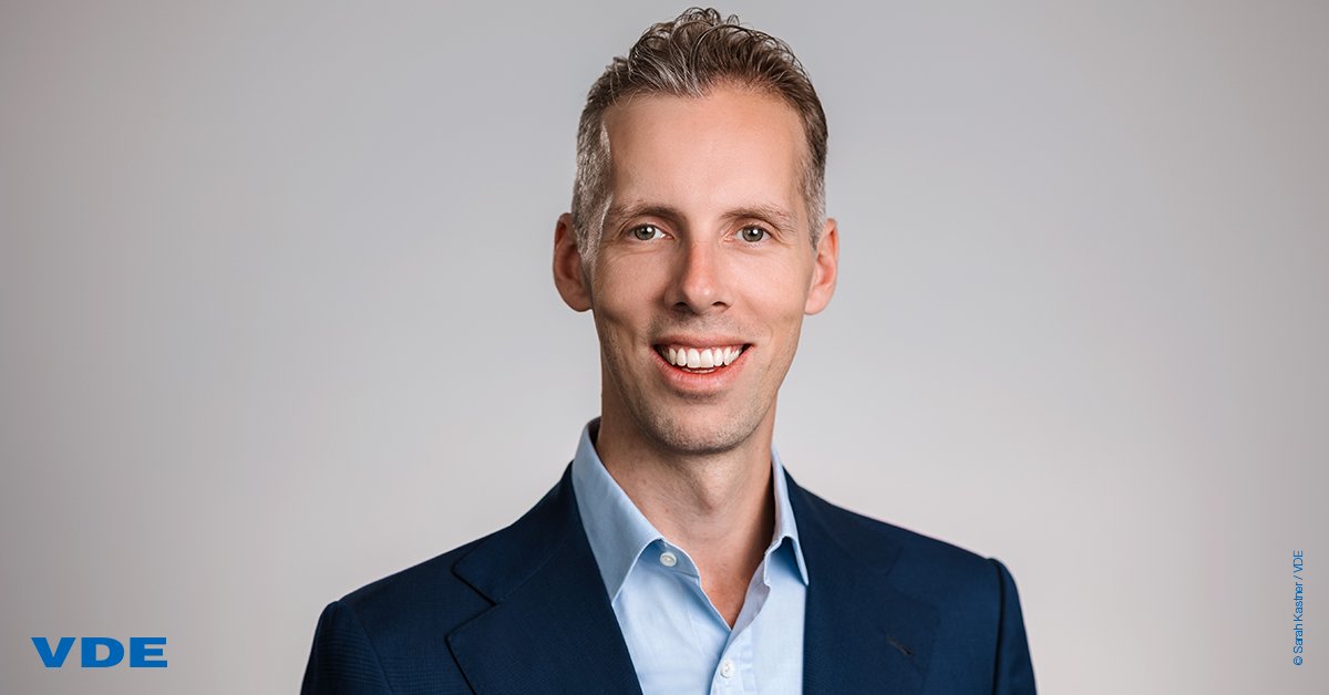 Ab 1. Januar 2025 übernimmt Dr. Ralf Petri die Geschäftsführung der VDE ETG. Sein Vorgänger Dr. Thomas Benz geht nach über neun Jahren beim VDE in den Ruhestand. ➡️ Zur PM: vde.com/de/presse/pres… #vdeetg #energietechnik