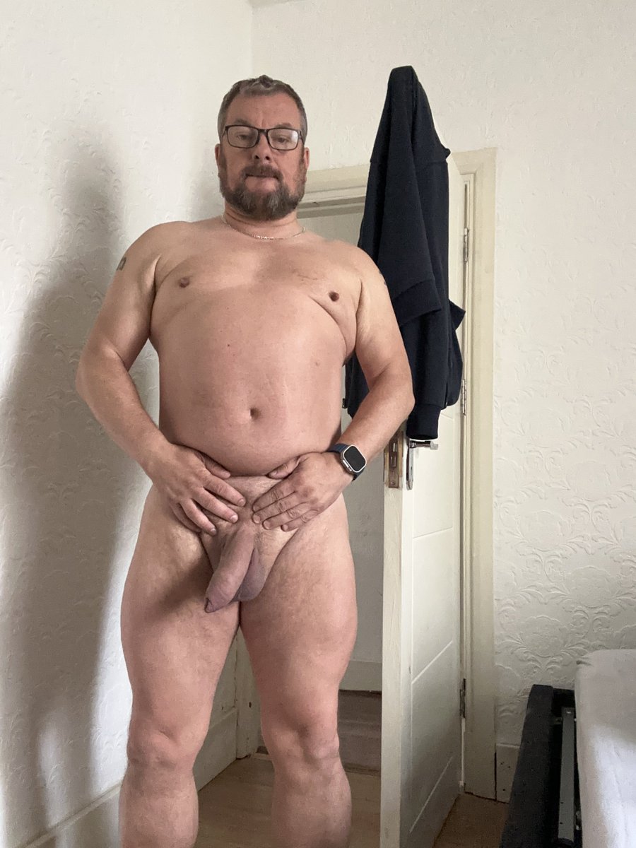 Risquepics's tweet photo. @tradesmandick I would make you my boy https://t.co/nty2VnjSTb