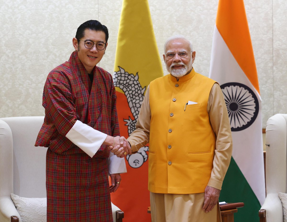 narendramodi's tweet photo. Delighted to welcome Their Majesties, the King and Queen of Bhutan, to India. Admire His Majesty Jigme Khesar Namgyel Wangchuck’s vision for Bhutan’s progress and regional development. We remain committed to advancing the unique and enduring partnership between India and Bhutan. https://t.co/G3INqEXUzf