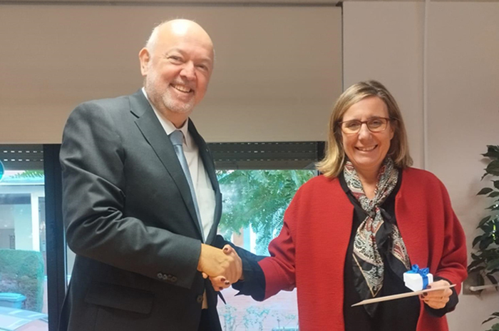 La catedràtica <a href="/ERealSaladrigas/">Esther Real</a> ha pres possessió, el 4 de desembre, com a directora de l’<a href="/EscolaCaminsUPC/">Escola de Camins</a>, al capdavant de la qual continuarà els propers 6 anys.

upc.edu/ca/sala-de-pre…
