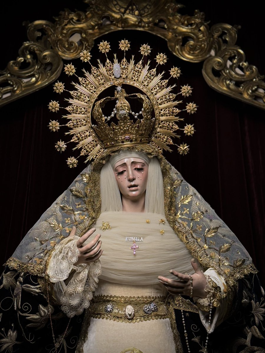 Leandelapuebla's tweet photo. 𝐌ª. 𝐒𝐭𝐦𝐚. 𝐝𝐞 𝐥𝐚 𝐄𝐬𝐭𝐫𝐞𝐥𝐥𝐚
Veneración Congreso Internacional de Hermandades y Piedad Popular
Triana
@hdadlaestrella 

𝑀𝑎𝑑𝑟𝑒 𝑑𝑒 𝑙𝑎 𝐸𝑠𝑡𝑟𝑒𝑙𝑙𝑎, 𝑟𝑢𝑒𝑔𝑎 𝑝𝑜𝑟 𝑛𝑜𝑠𝑜𝑡𝑟𝑜𝑠. https://t.co/h06MVDgzDZ