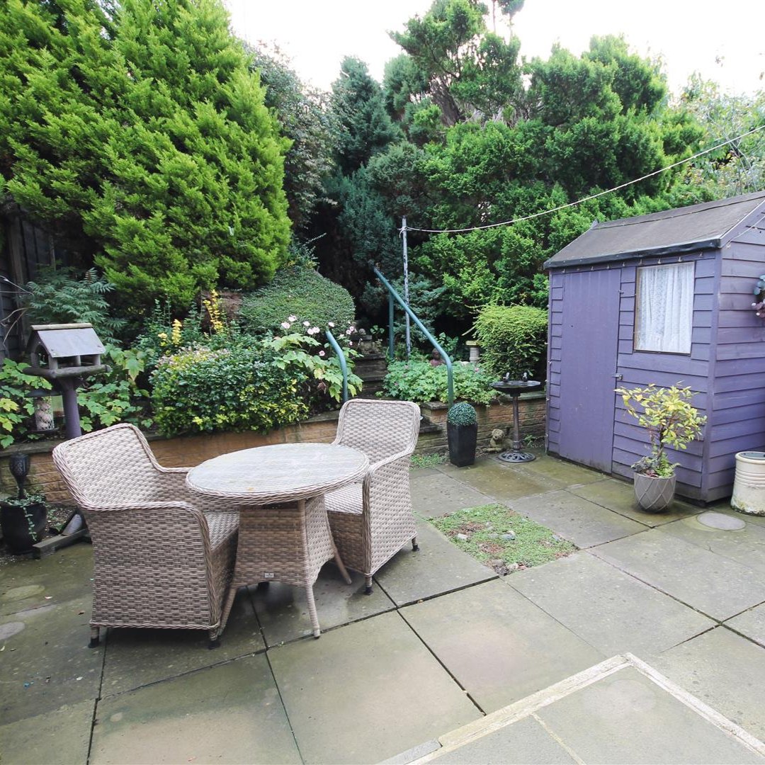 📍 Border Brook Lane, Boothstown, Manchester

This stunning 3-bedroom semi-detached home is your perfect escape, tucked away on a quiet cul-de-sac in the heart of Boothstown. Immaculately presented, chain-free, and ready to move into!💜

💷 £275,000

ow.ly/wuPW50UluY2