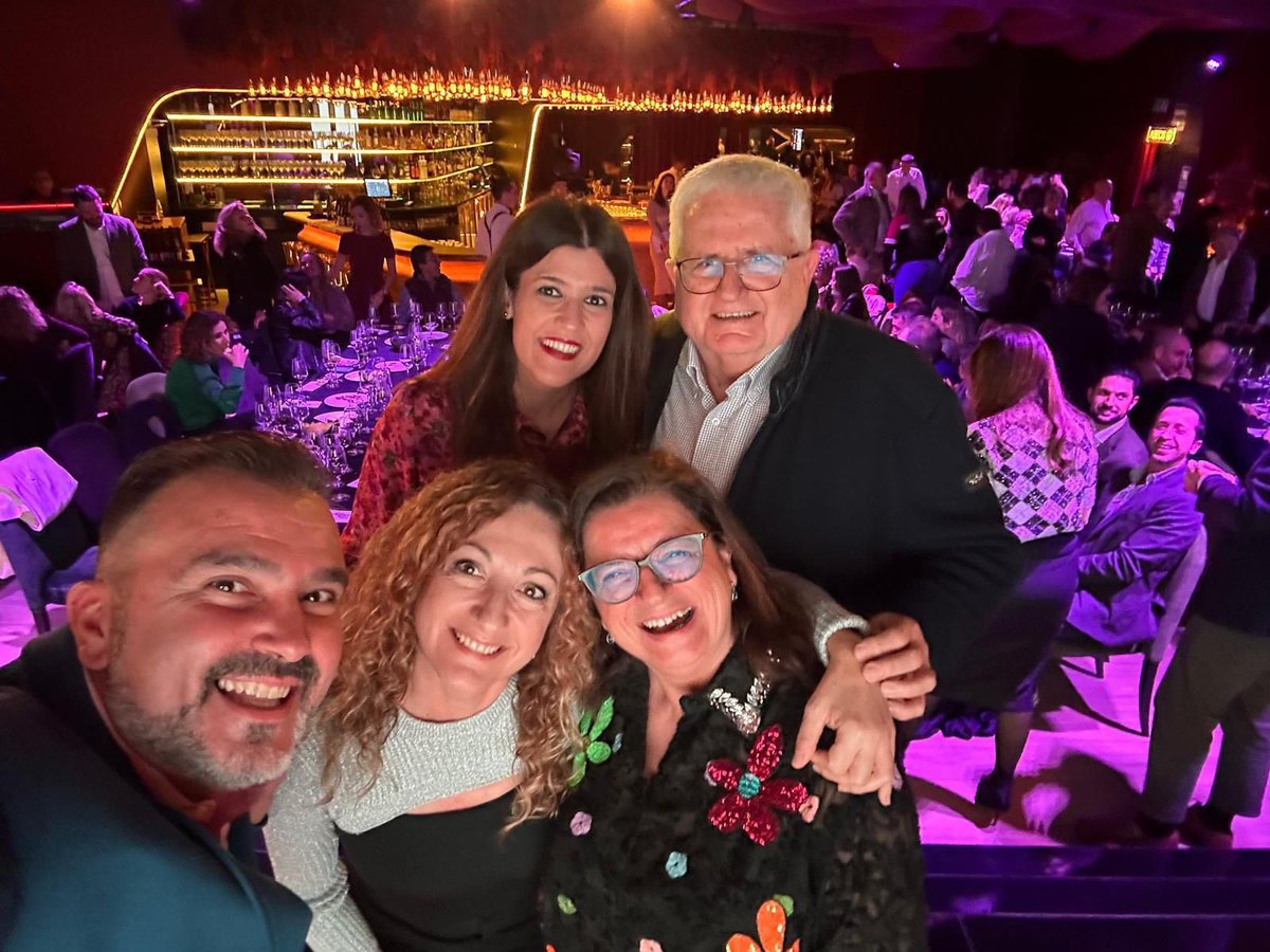 PolitSocialMur's tweet photo. En la cata solidaria de @AstradeRMurcia, los jóvenes han participado en todo el proceso vitivinícola, desde la vendimia hasta el diseño de etiquetas
Los beneficios de esta iniciativa irán destinados a programas que mejoren la calidad de vida de las personas con autismo. #CAPAZes https://t.co/JN0DVy4G7b