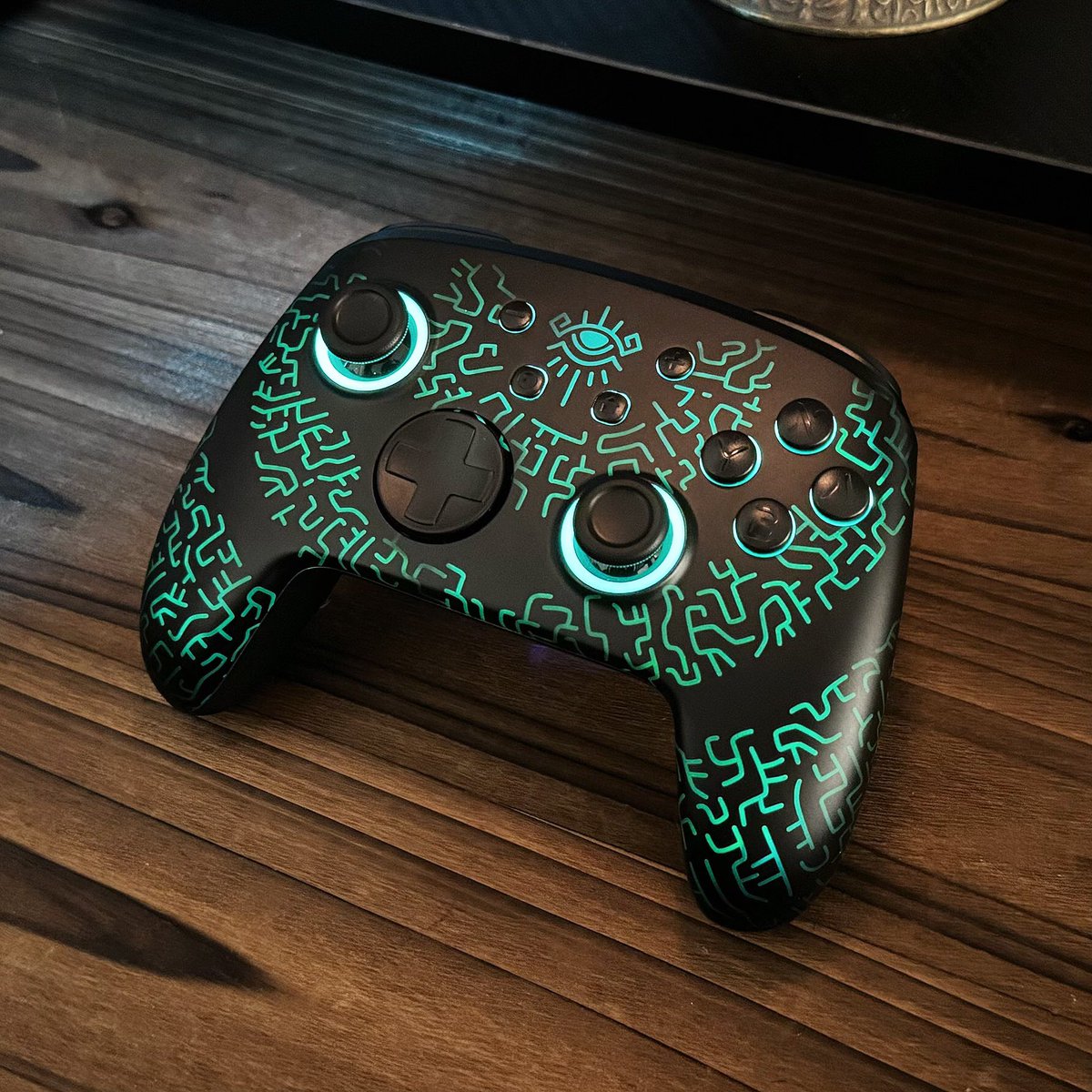 Funlab_switch's tweet photo. 🔍Zoom in! 

🤩Look at the details! How beautiful it is!
🙈Do you like it?

#funlab #funlabfirefly #newarrivals #nintendo #switch #zelda #zeldabreathofthewild #desksetup https://t.co/DQiw8khicC