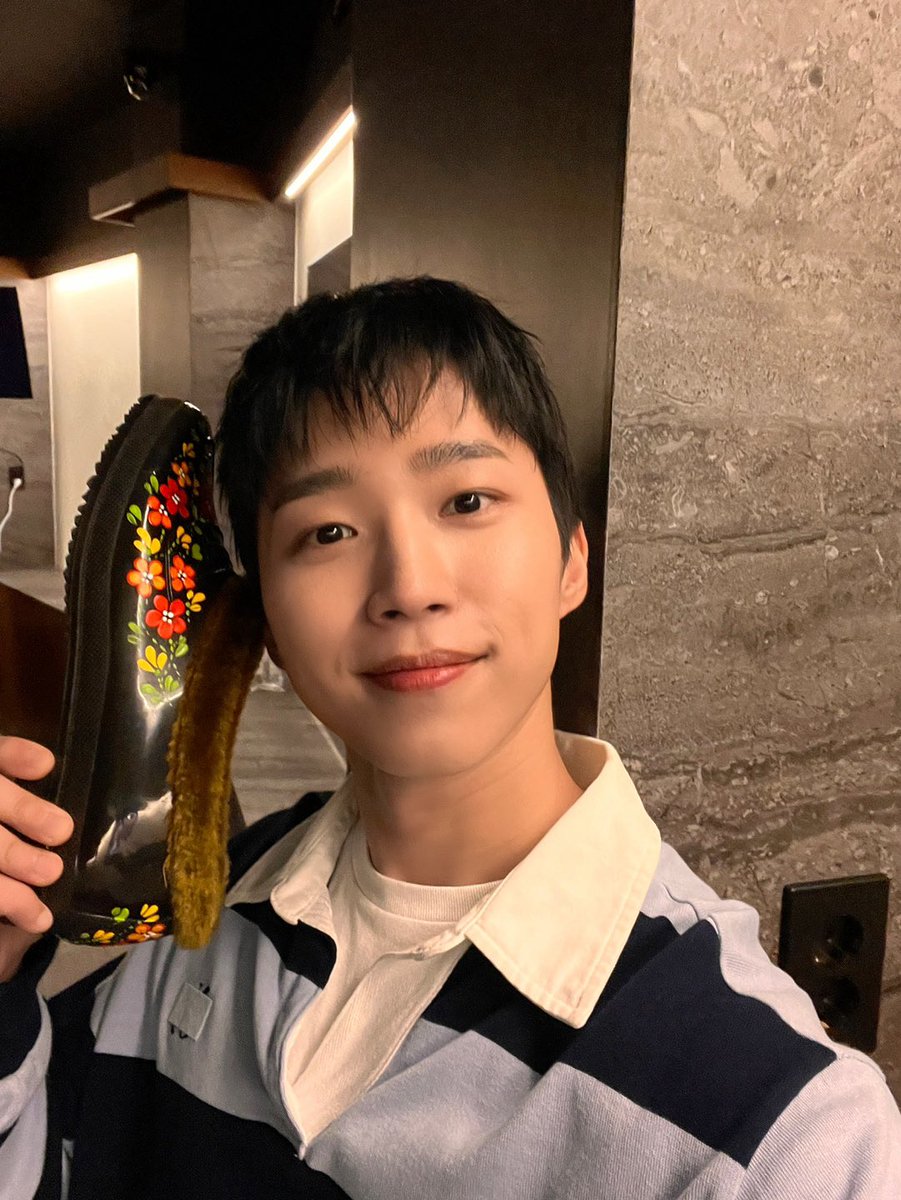 NFlyingofficial's tweet photo. 엔피아 꽃신 신겨줘야지❤️
이제 꽃신 신고 꽃길만 걷자❤️

#NFlying #엔플라잉 #서동성 #SeoDongSung https://t.co/7lNtt1PJCP