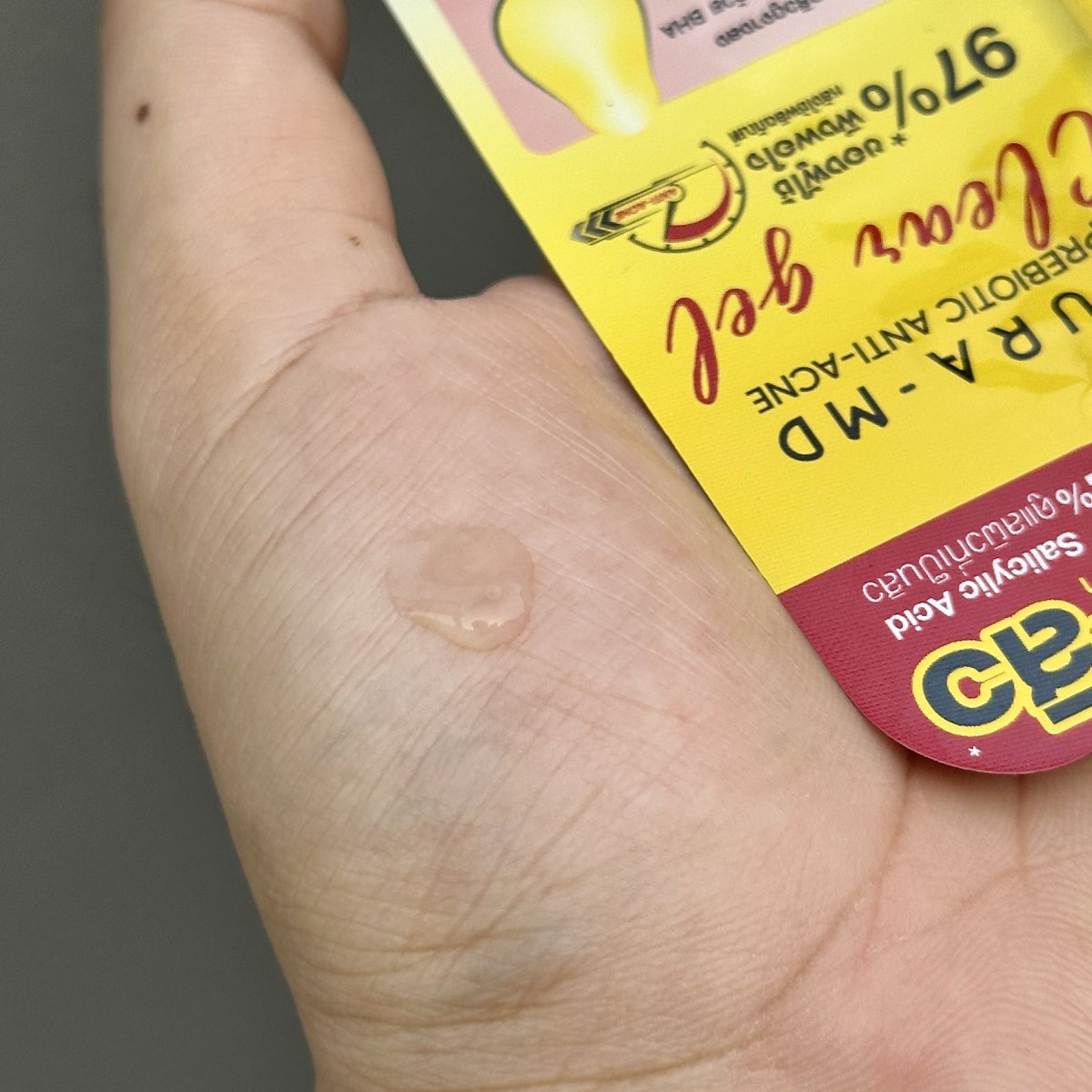 สิวยุบภายในคืนเดียว คือเกินไปคุณพี่ 👍🏼 เจลแต้มสิวของ CURA-MD ตัวนี้มี CMD Prebiotech เอกสิทธิ์เฉพาะของเค้า ช่วยสิวยุบเร็ว เพิ่มผิวแข็งแรงบริเวณนั้นด้วย บอกเลยโครตเริ่ด แล้วใน 7-11 ตอนนี้ มีโปร 2 แถม 1 อยู่ด้วย นี่แบบคือตุนฉ่ำ 🛒