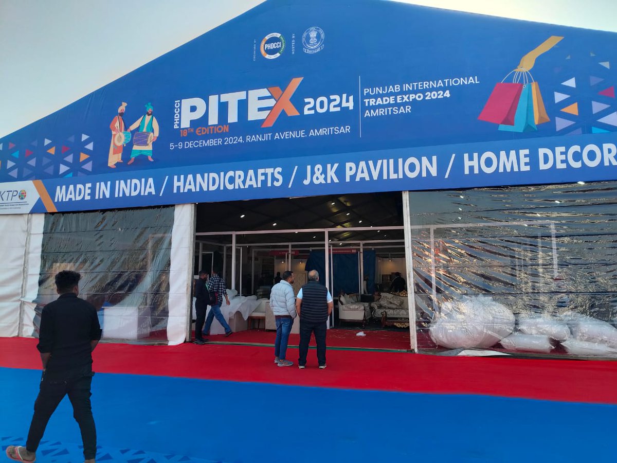 Jktpo_jk's tweet photo. #JKTPO participated with 30 stalls in 18th Punjab International Trade Expo (PITEX) scheduled from 05-09, December 2024. Do visit Hall no. 6- J&amp;K Pavillion at Ranjit Avenue, Amritsar.  Join us to explore the finest products and opportunities from J&amp;K.
#PITEX2024  #JKTPO @diprjk https://t.co/I4SwYMmfpR