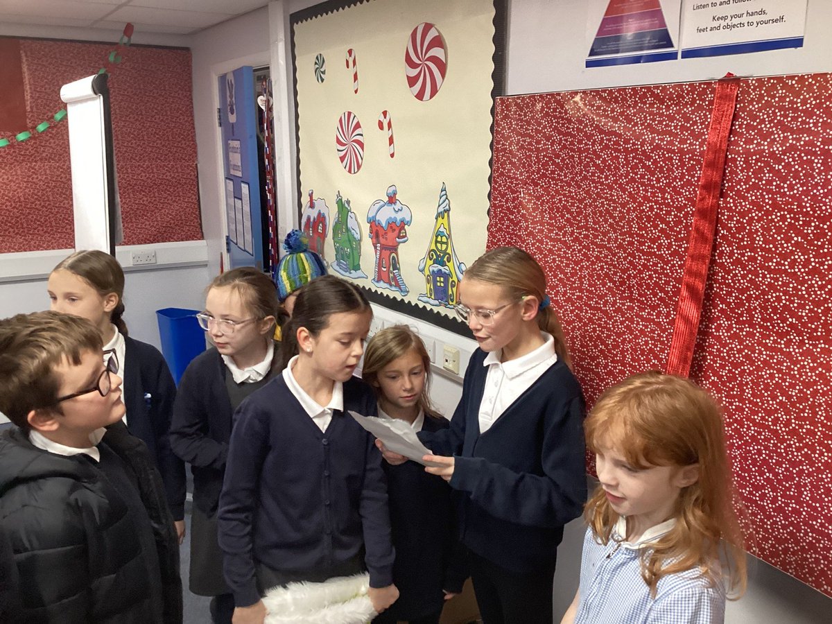 FountainPSLeeds's tweet photo. Tributaries were shocked to arrive in class and see all our presents had been stolen. Luckily we found a letter from the Grinch explaining his actions. #learningattheheart https://t.co/IBpZBSS9Vb