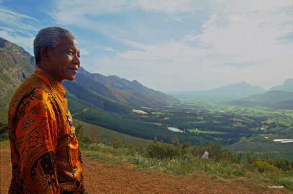 "Activists today must learn to harness this spirit of solidarity, building networks that span across regions &amp; connect struggles for democracy"

On the 11th anniversity of Mandela's death, our advisory board member <a href="/MakomboreroH/">Makomborero Haruzivishe</a> draws lessons from his life actsa.org/solidarity-is-…