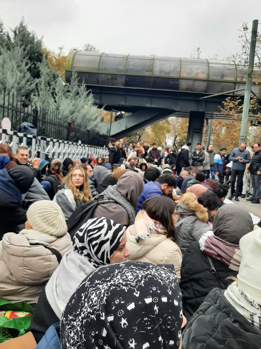 Bunca insan emeğinin karşılığını almak için burada #MEBdeEkYerleştirmeNöbeti