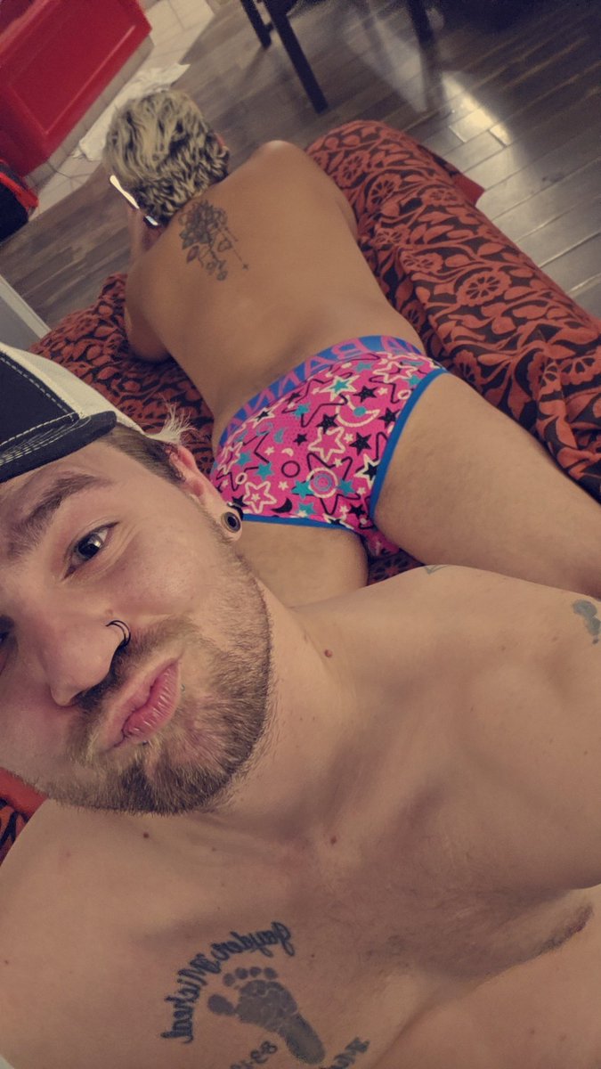 AcePhoenix420's tweet photo. @LustLucaPhoenix love me a good ass 🍑😅😘😋🫣 https://t.co/t9fcIlWScR