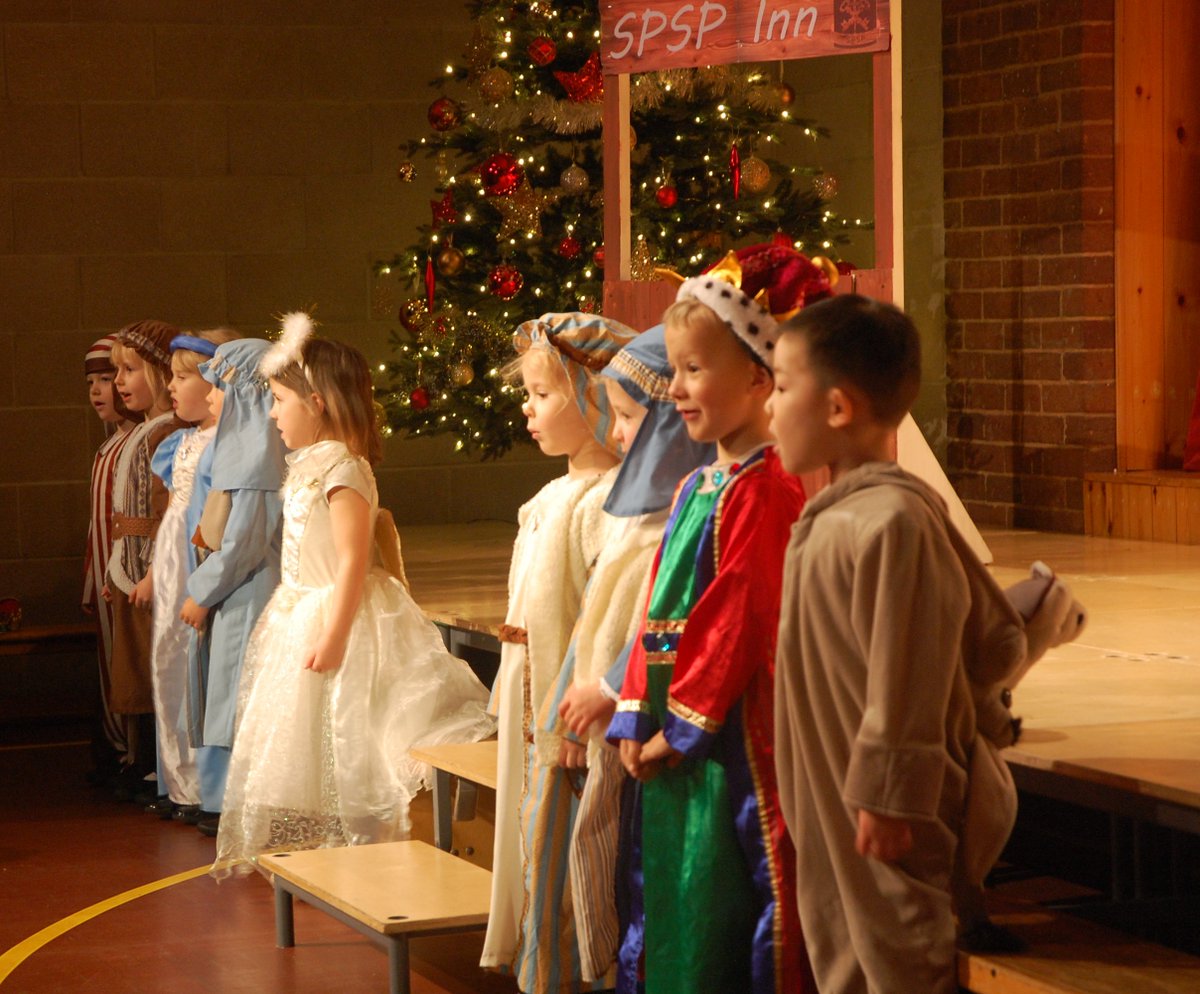 StPeterStPaul_'s tweet photo. Nothing says Christmas quite like a Nativity play.  Huge congratulations to our Reception children on their very first performance at SPSP; you were brilliant!  Merry Christmas everyone.

#SPSPfamily #nativityplay #brave #aiminghigh https://t.co/7sIhSBleST