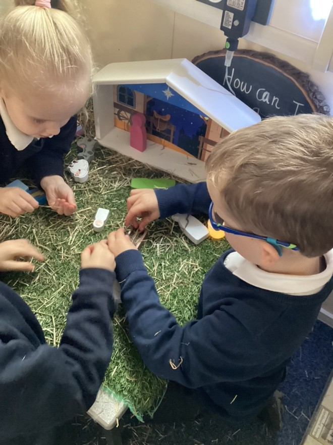 FountainPSLeeds's tweet photo. Pools couldn't believe that they had been transported to Bethlehem on Wow Day! They met Mary, Joseph and the three kings and explored different parts of the Nativity story. #learningattheheart https://t.co/3SYp9ElbTA