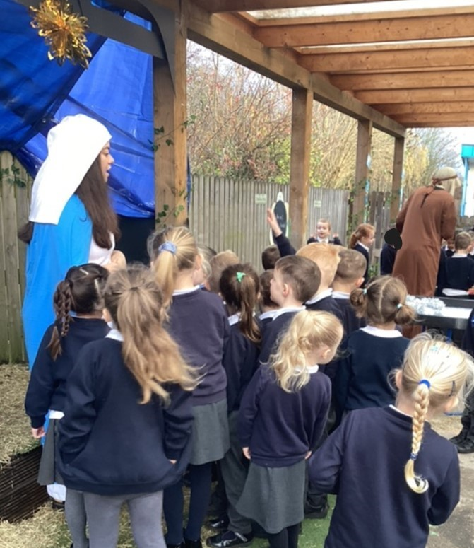 FountainPSLeeds's tweet photo. Pools couldn't believe that they had been transported to Bethlehem on Wow Day! They met Mary, Joseph and the three kings and explored different parts of the Nativity story. #learningattheheart https://t.co/3SYp9ElbTA