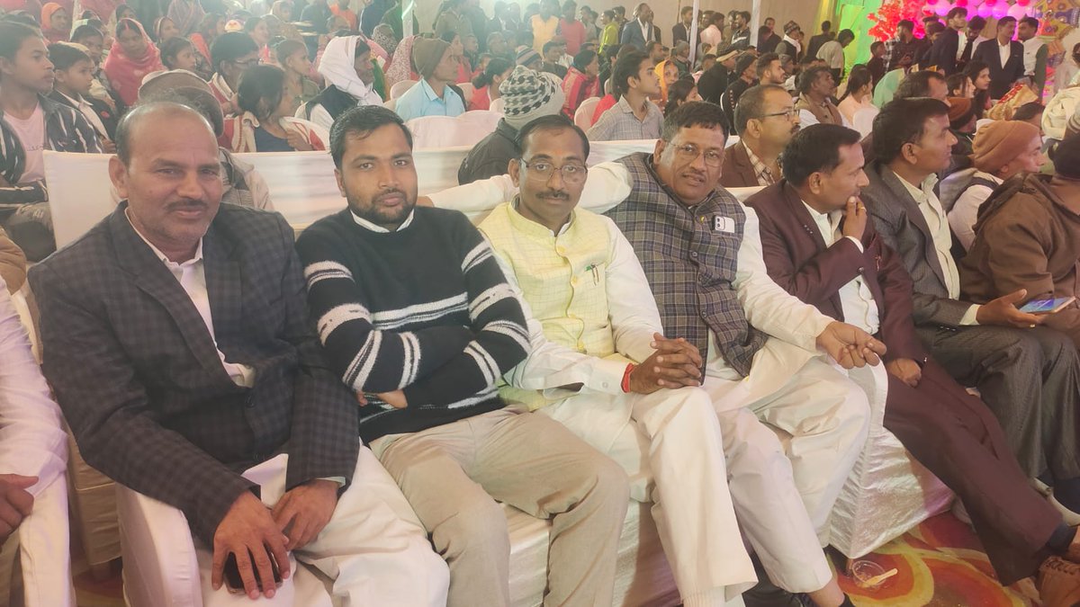 वरिष्ठ समाजसेवी सिंगरौली, सागर इंटरनेशनल होटल के डायरेक्टर , बड़े भैया आदरणीय एडवोकेट नरेश शाह जी को जन्म दिवस की ढेर सारी शुभकामनाएं एवं बधाई भगवान भोलेनाथ से प्रार्थना है कि आपके जीवन में सुख शांति और समृद्धि प्रदान करें आप स्वस्थ हो दीर्घायु रहें💐🎂त