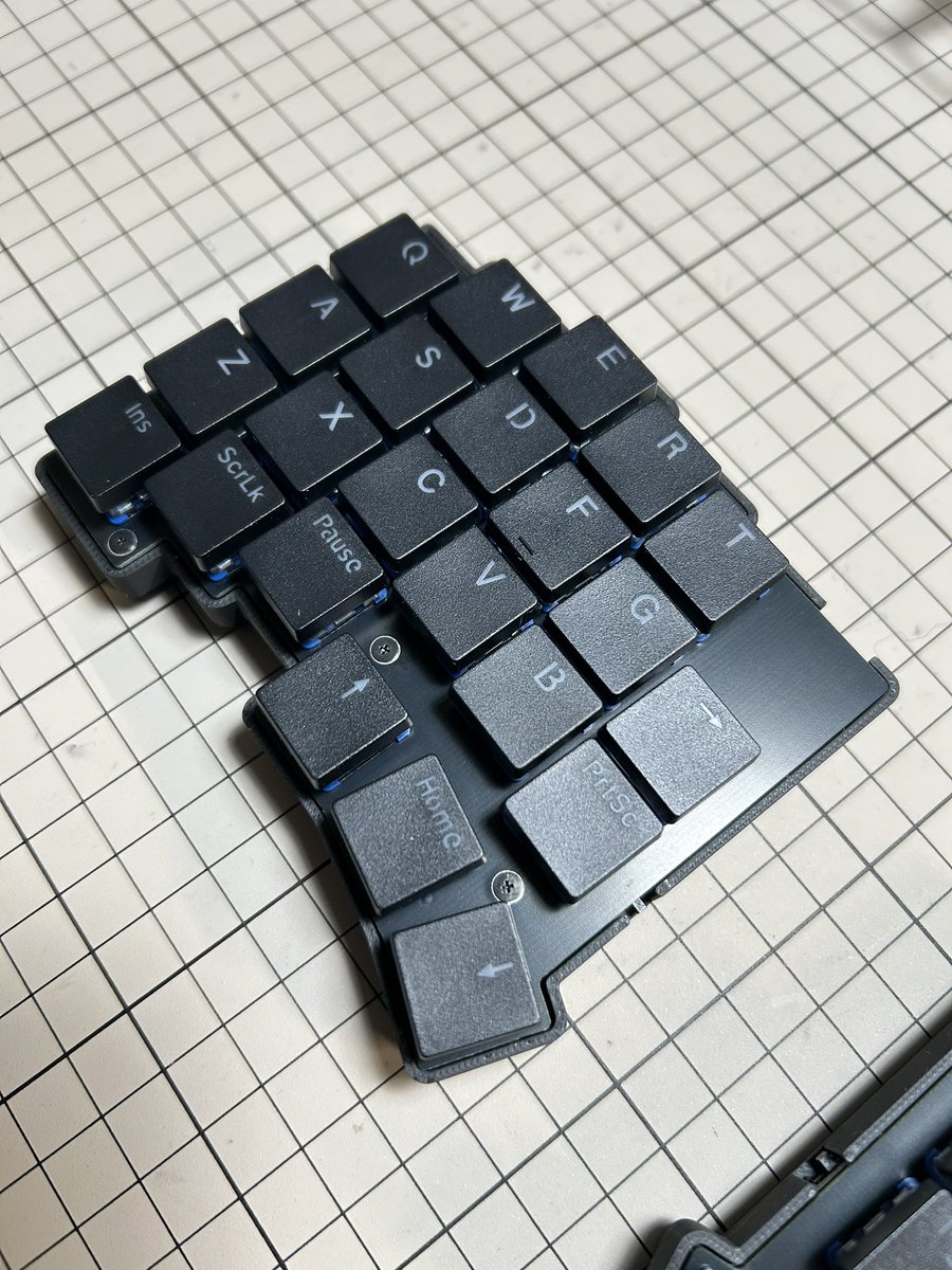 roBaish 本家roBaとの違い マイコンは裏面 スイッチも裏面 ケースは